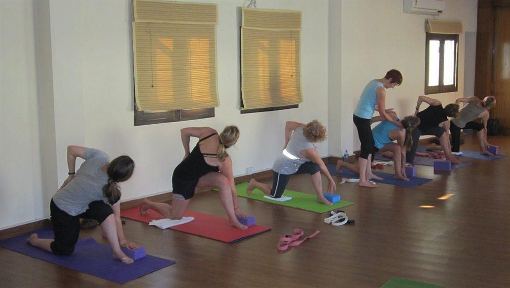 Naturoville Ayurvedic And Yoga Retreat Hotel Risikés Kültér fotó