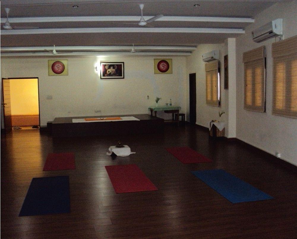 Naturoville Ayurvedic And Yoga Retreat Hotel Risikés Kültér fotó