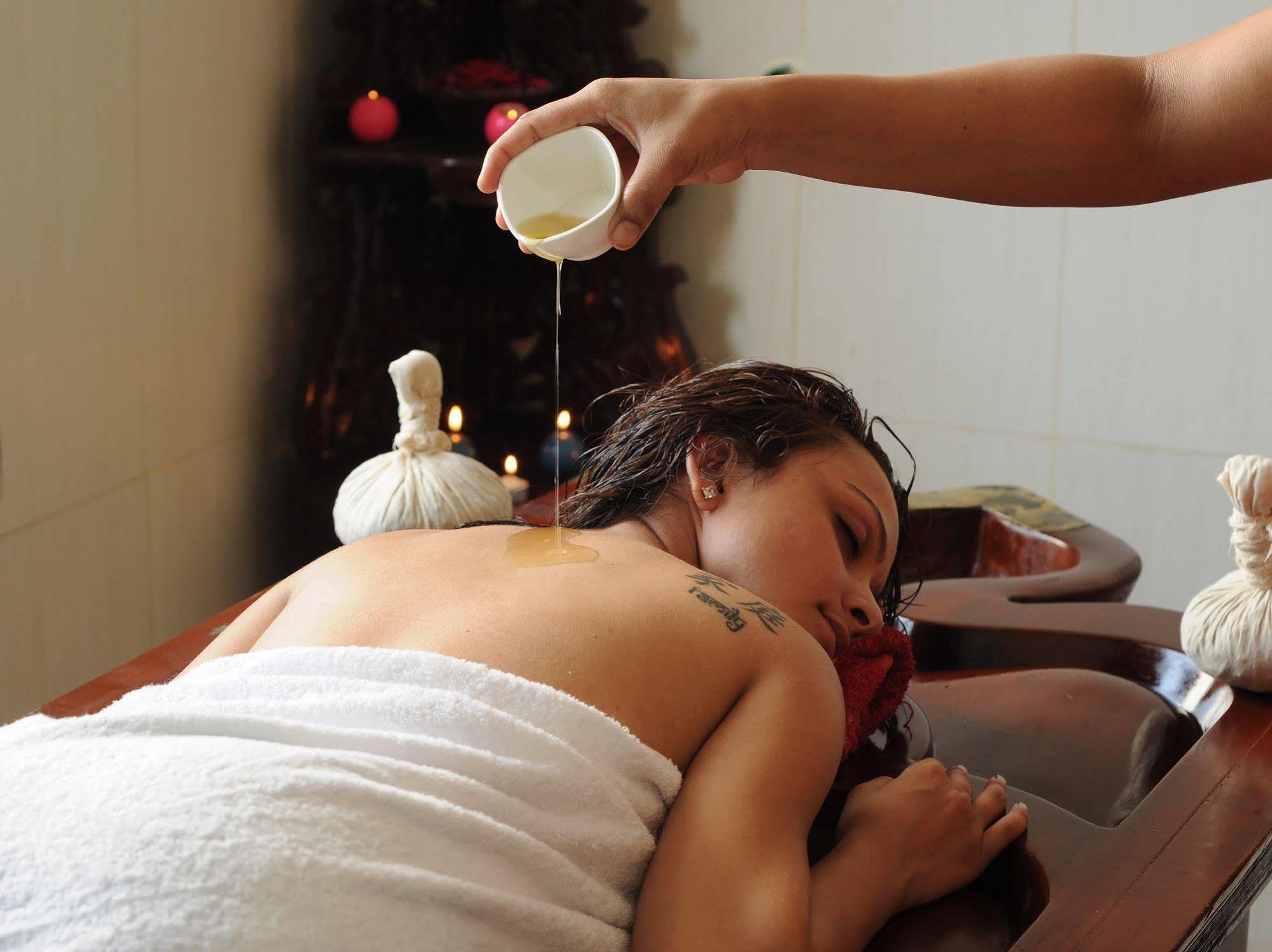 Naturoville Ayurvedic And Yoga Retreat Hotel Risikés Kültér fotó
