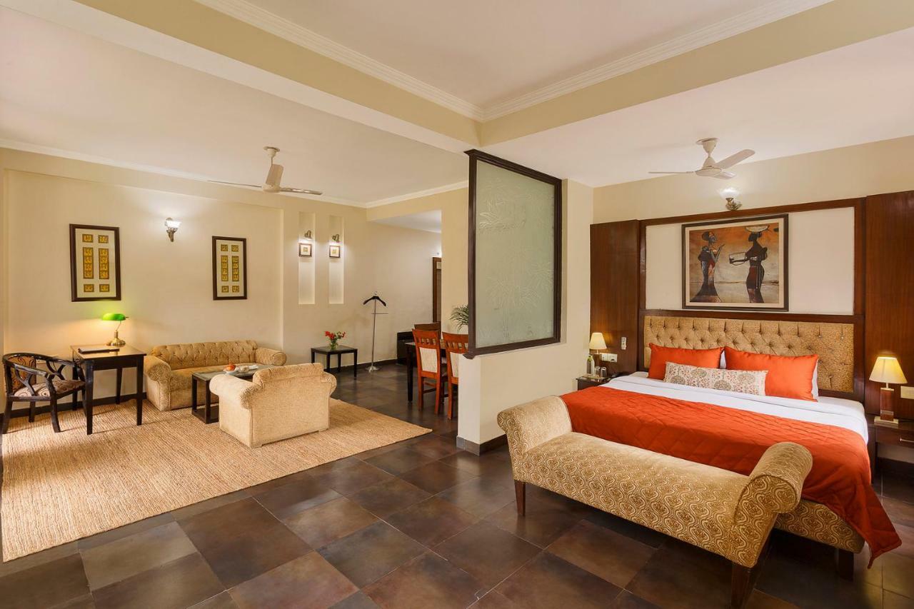 Naturoville Ayurvedic And Yoga Retreat Hotel Risikés Kültér fotó