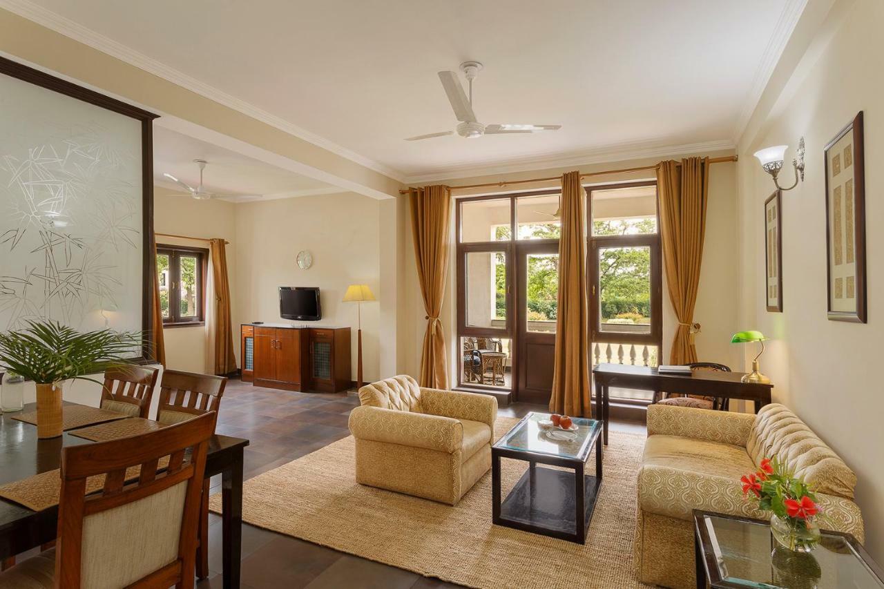 Naturoville Ayurvedic And Yoga Retreat Hotel Risikés Kültér fotó