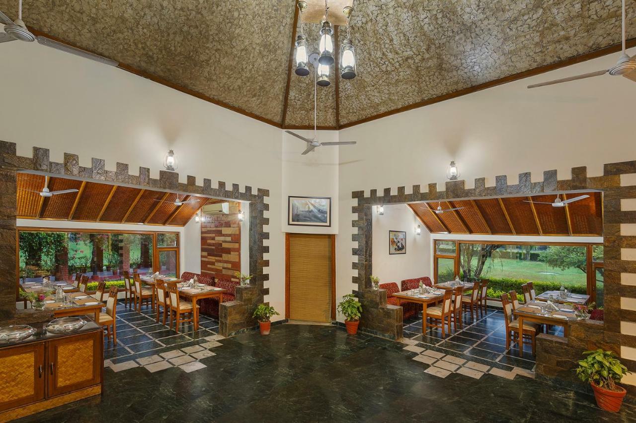 Naturoville Ayurvedic And Yoga Retreat Hotel Risikés Kültér fotó
