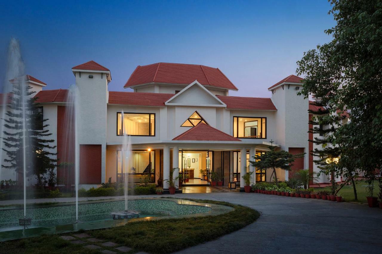 Naturoville Ayurvedic And Yoga Retreat Hotel Risikés Kültér fotó