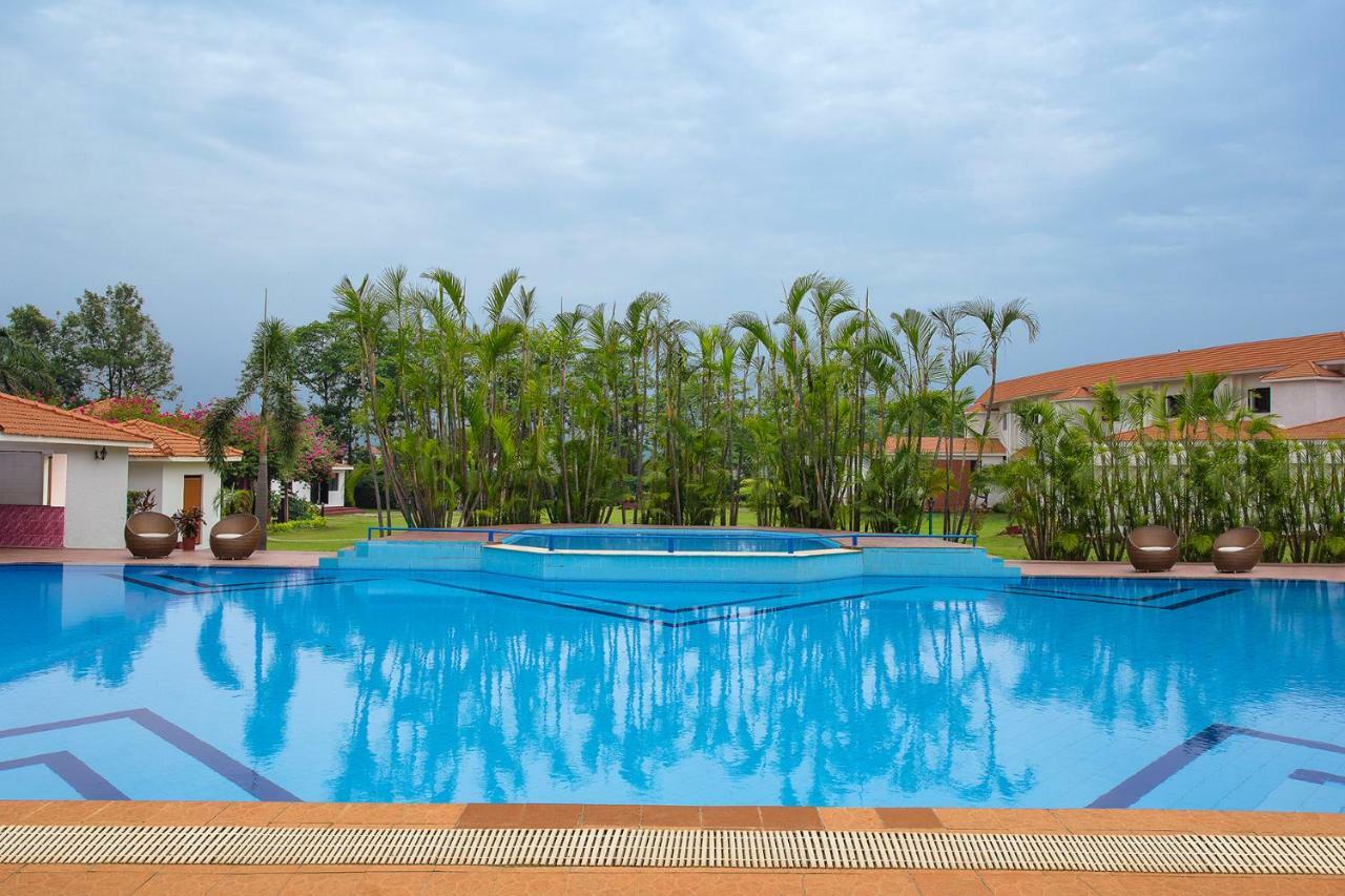 Naturoville Ayurvedic And Yoga Retreat Hotel Risikés Kültér fotó