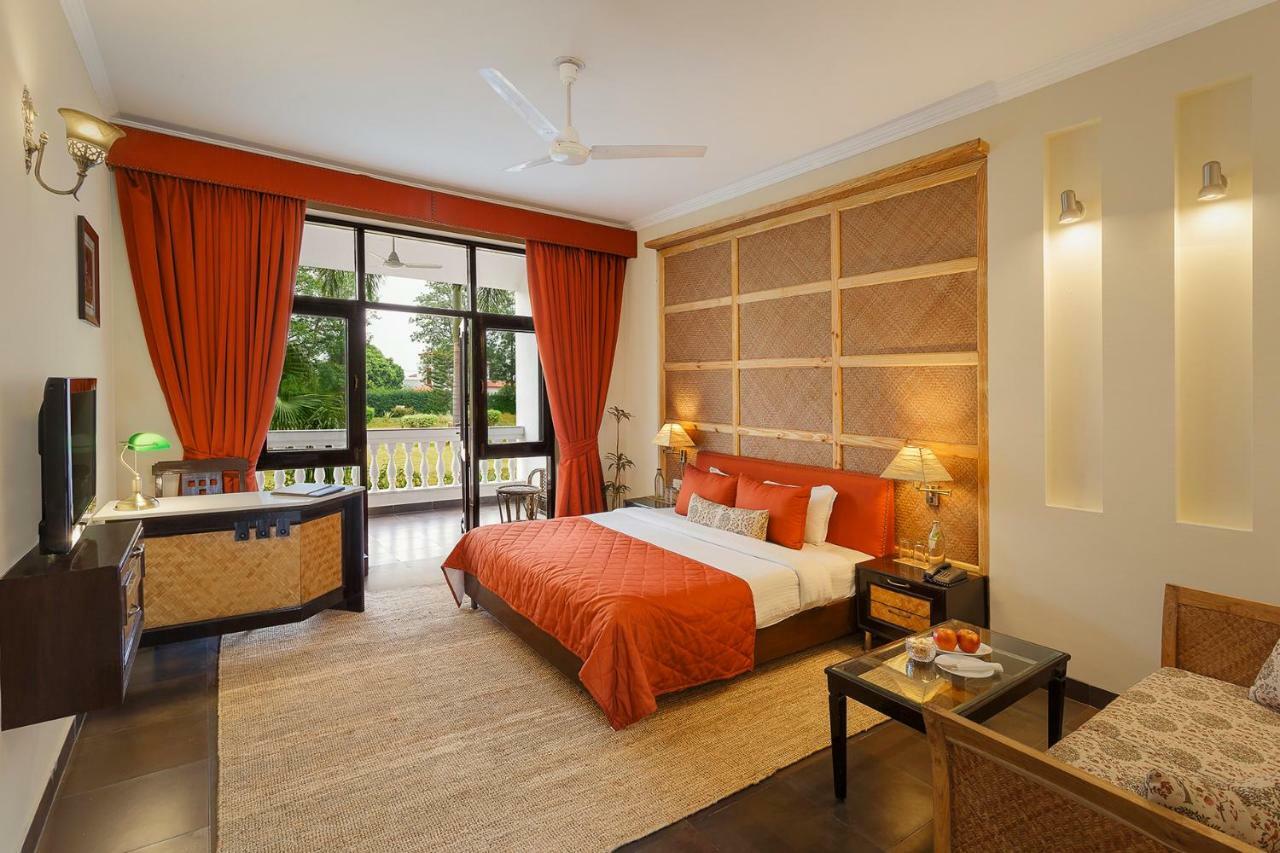 Naturoville Ayurvedic And Yoga Retreat Hotel Risikés Kültér fotó